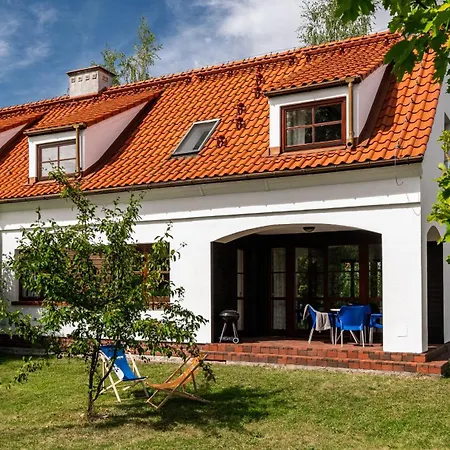 Przy Jeziorze Sun & Snow Osada Zamkowa Holiday home *